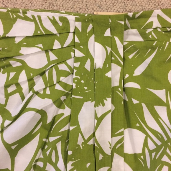 LANE BRYANT Green/White Design Wrap Skirt Sz 26 - Picture 3 of 8